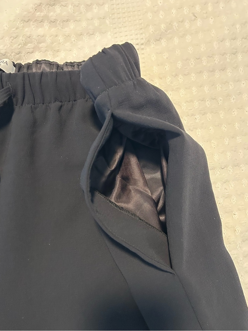 Aritzia The Lodge Pant - Crepette - Black Size XL Short NWOT - Picture 8 of 11